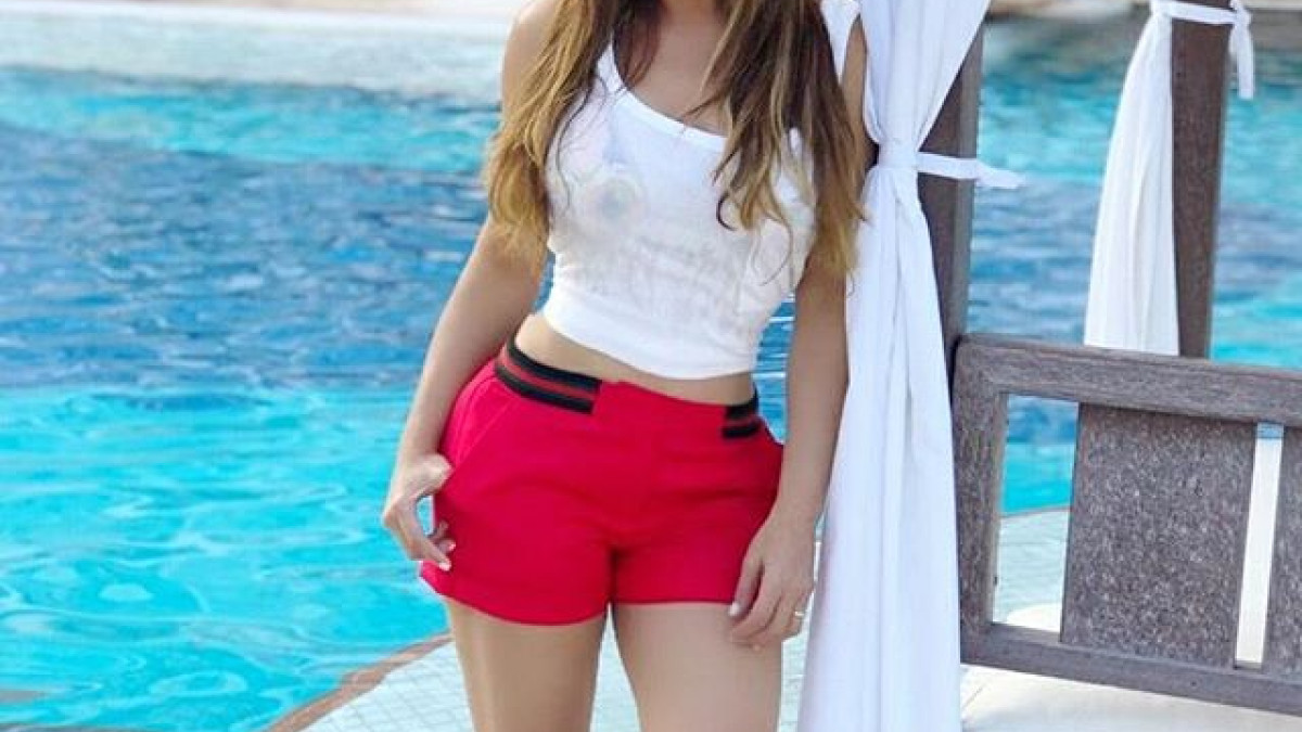 Gelena Solano da trucos de belleza para explicar su diminuta cintura en una  foto