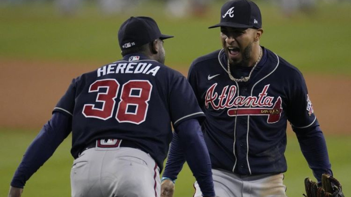 Los Bravos de Atlanta remontan y se ponen a un juego de ganar la