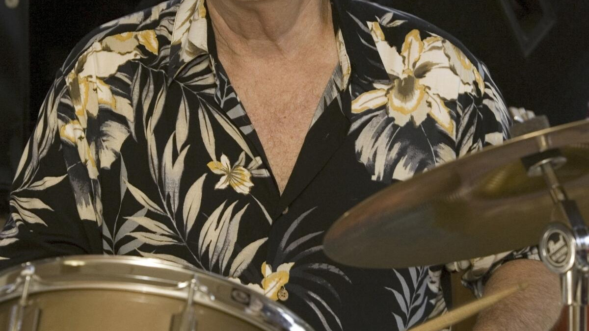 Jimmy Van Eaton, baterista pioneiro do rock and roll, morre aos 86 anos