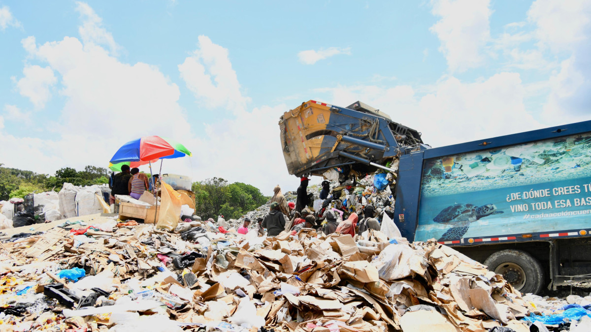 Cierre del vertedero de Duquesa en República Dominicana