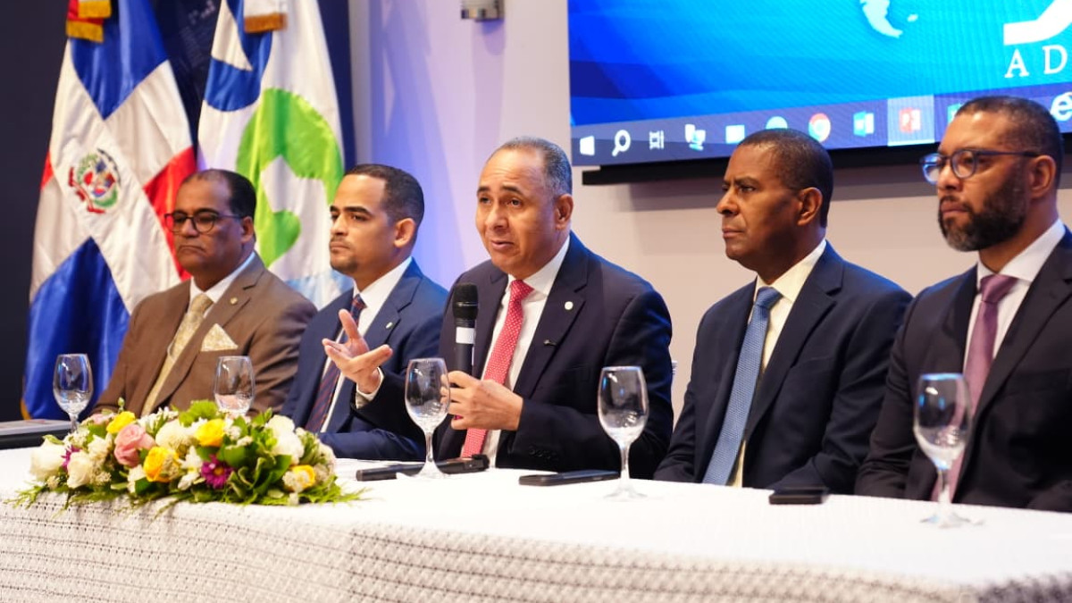 Tránsito de mercancías a Haití desde República Dominicana.