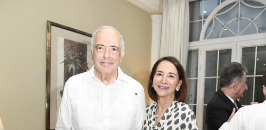 Bernardo
Vega y
Soledad
Álvarez.