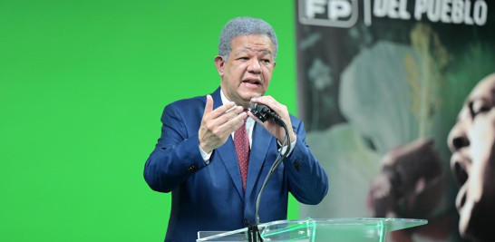 El presidente del partido Fuerza del Pueblo, Leonel Fernández, se respondió este viernes a aquellos “políticos” que aseguran, que no le alcanzan los números para volver a ser presidente del país en las elecciones de 2024.