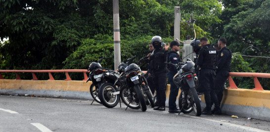 Autoridades policias en calles de Santo Domingo