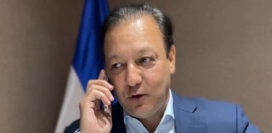 Abel Martínez, candidato presidencial por el Partido de la Liberación Dominicana (PLD), llamó al presidente Luis Abinader para felicitarlo por los primeros resultados de las elecciones generales, que da la ventaja al Partido Revolucionario Moderno y al proyecto de reelección.