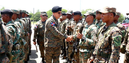 Ante la crisis e inseguridad que se vive en Haití el mayor general Jorge Iván Camino Pérez, comandante general del Ejército Dominicano dijo que la frontera está tranquila y segura.