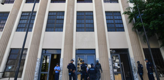 En las afueras del Palacio de Justicia de Ciudad Nueva también fue reforzada la seguridad por audiencia del caso Espaillat