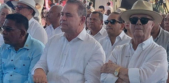 Hipólito Mejía en la feria del mango