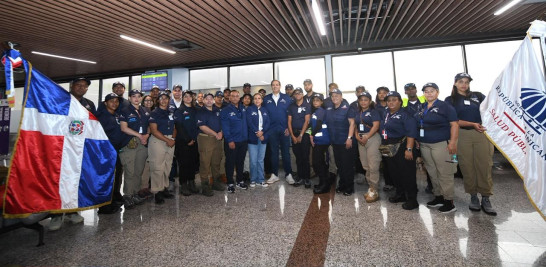 El ministro Víctor Atallah junto a la delegación de médicos en Venezuela