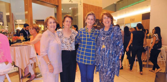 Yayi Fodeur, Ana María Ricart, Martha Guerra y Celina Fondeur.