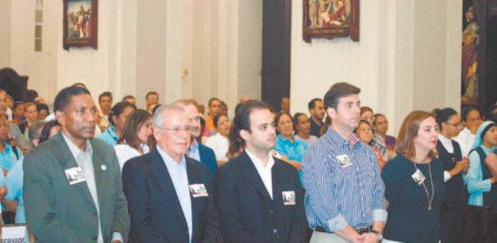 Carlos Otero, C. González, C. Iglesias, Javier González y Julissa de González.