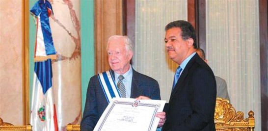 En 2011 el entonces presidente Leonel Fernández condecoró con la Orden al Mérito de Duarte, Sánchez y Mella, en el grado de Gran Cruz Placa de Oro, al ex presidente de los Estados Unidos, Jimmy Carter.