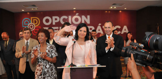 Minou Tavarez Mirabal, la líder de Opción Democrática, presentó y juramentó la estructura dirigencial en los
ámbitos nacional, provincial, municipal y una amplia base de apoyo.
