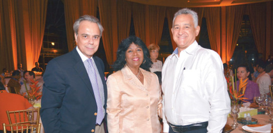 Daniel Savato, Mabel Feliz y José Manuel Hernández Peguero.