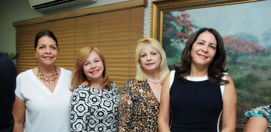 Altagracia Maríñez, Carmen de Medina, Leonor Gautier y Nadia Rondón.