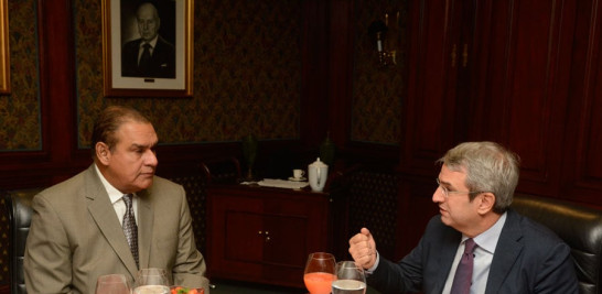 El director de LD, Miguel Franjul conversa con Laurent Freixe.