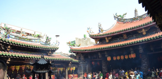 Fervor. El imponente templo Mazu, en la calle Zhongshan, es el más visitado de Lukang. Conserva importantes reliquias religiosas. Yaniris López