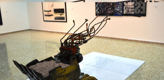 Premiada. M3 (Metro Cúbico) la pieza ganadora de la 28 Bienal Nacional de Artes Visuales (categoría escultura). Hierro, grava y poliestireno expandido.