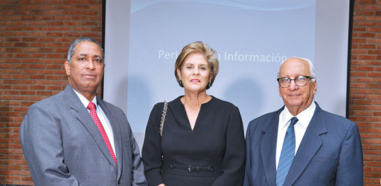 Narciso vargas, Ingrid González y Enmanuel Castillo.