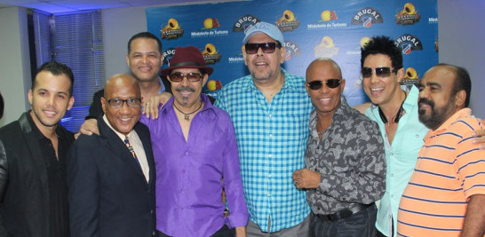 (COMPARTIENDO) Benny Sadel estuvo por última vez en el país para la celebración del Festival del Merengue y Ritmos Caribeños, en septiembre. En la fotografía junto a otros colegas como Dioni Fernández, Fernando Villalona, Tito Kenton y Rasputín.