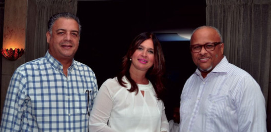 César Hernández, Mónika Despradel y Luciano Aybar.