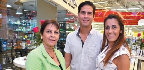 Pamela Guzmán, Giancarlo Ravelo y Marelin Guzmán.