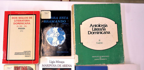 Libros. Algunas obras de las escritoras dominicanas que serán leidas por ellas.
