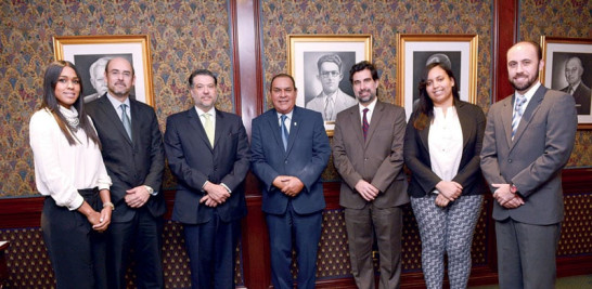 Rebeca Ramón Martínez, Roberto Despradel, Marcos Bisonó, Miguel Franjul, Manuel Cabral, Layza Sierra y Erick Pérez del Toro.