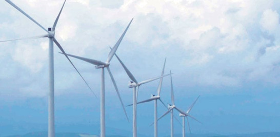 Viento. En la generación nacional la energía eólica representa alrededor de un 2%. Una de las empresas que más ha impulsado este tipo de fuente renovable en el país es la Empresa Generadora de Electricidad Haina (EGE Haina).