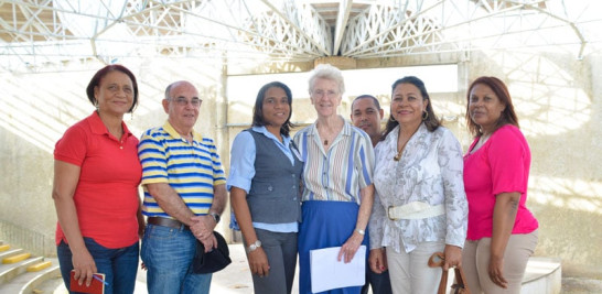 Gestores culturales.  Esperanza Batista, Milton Rodríguez, Ramona Ramos, sor Leonor Gibb, Héctor Santana, Catalina Reyes y Carmen Díaz forman parte del consejo de voluntarios que sostienen la Fundación Casa de la Cultura de Consuelo.