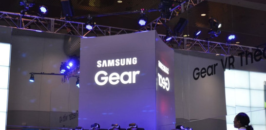 Gear VR. Las gafas de realidad virtual Samsung Gear VR son compatible con Samsung Galaxy Note5, Samsung Galaxy S6 edge+, Samsung Galaxy S6 y Samsung Galaxy S6 edge.