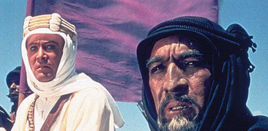 Lawrence de Arabia está basada en el libro Los Siete Pilares de la Sabiduría, sin embargo, algunos hechos y rasgos de los personajes fueron modificados para la pantalla.