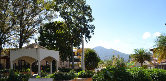 La silueta redonda de El Mogote, al sur de la ciudad, se puede ver desde cualquier punto de la ciudad de Jarabacoa.