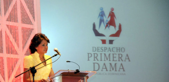 Panelista. En el 2013, Cándida Montilla de Medina habló sobre el tema de la mujer en el ámbito social.