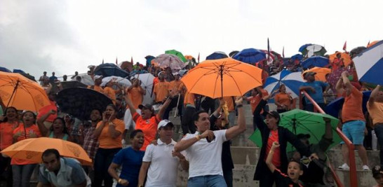 Parte del público que asiste a los diferentes partidos que se
efectúan en el Cibao FC.