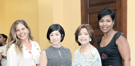 Marisol Alvarez, Liana Molinari, Raquel Martínez y Rosanna
Polanco.
