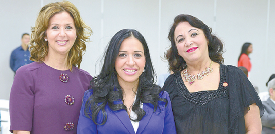 Carmen Rita Cordero, Katy Lizardo y Angelita Villamán.