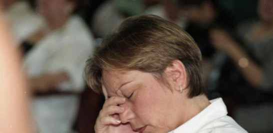Nora Llenas, madre de Mario Redondo Llenas, muestra cansancio duranre el jucio.