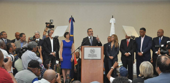 El candidato presidencial del Partido Revolucionario Moderno (PRM), Luis Abinader, cuando pronunciaba ayer un discurso en el hotel Sheraton de la capital.