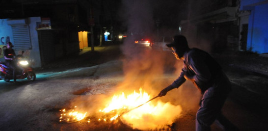 Reclamos. Gomas incendiadas se volvieron constantes en Moca, Espaillat y en Santo Domingo Norte.