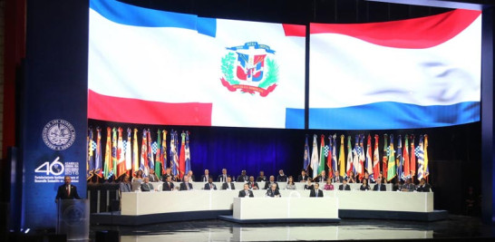 Ceremonia. El presidente Danilo Medina pronunció anoche el discurso de bienvenida de la 46 Asamblea General Ordinaria de la OEA, en un acto celebrado en el Teatro Nacional, en el que participó el secretario general del organismo internacional, Luis Almagro, y cancilleres y jefes de delegaciones de los países miembros.