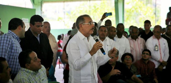 Visita Sorpresa. El presidente Danilo Medina nombró una comisión para que elabore un plan de reforestación en un plazo de 30 días, con el propósito de rescatar la zona de Elías Piña.