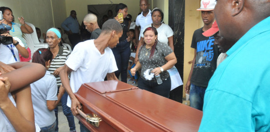 El cadáver será sepultado en la tarde de hoy en el cementerio Cristo Salvador.