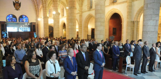 Asistieron Manuel Corripio Alonso, presidente Consejo de Administración de la Editora Listín Diario; el empresario José Luis Corripio y su esposa Ana María Alonso; Mícalo Bermúdez, miembro del Consejo de Administración; Gema Hidalgo, Administradora General; el expresidente de la Editora, Ramón Báez Romano; Miguel Franjul, director de Listín Diario, y su esposa Wendy Santana.