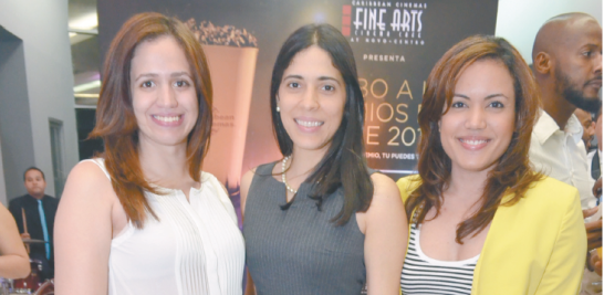 Arlette Sanz, Yasmara Mejía y Fiora Cruz.
