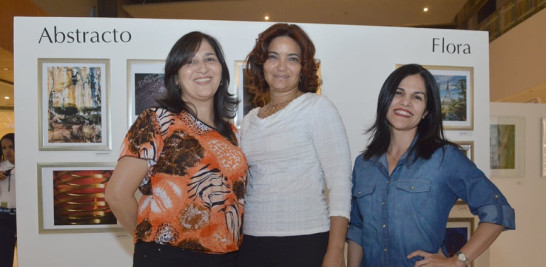 Larissa Díaz, Matilde Balcazar y Sandra Cabrera.