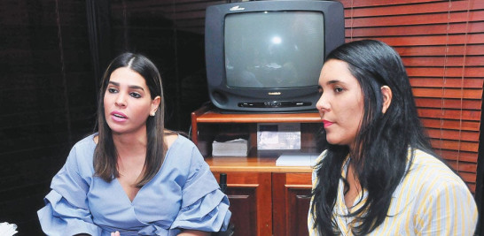 Kathy Alburquerque y Kathia Hernández. Las directivas presentaron las diferentes ofertas que brinda el centro para orientar a los adolescentes y jóvenes.