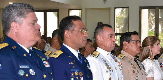 Entre militares. El Ministerio de Defensa ofició una misa con la que esa institución honró al patricio Ramón Matías Mella.