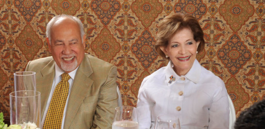 Danny Méndez y Paula de Méndez.