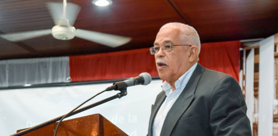 Presidente. Santiago Núñez.